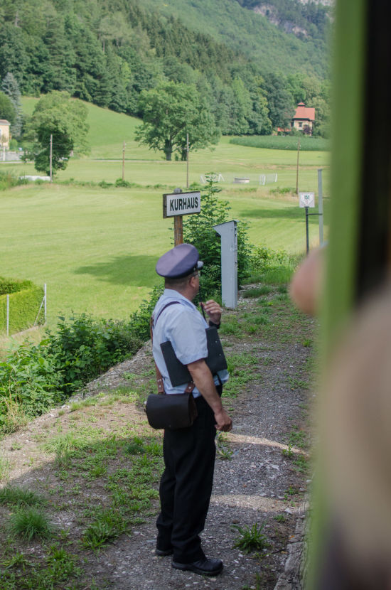 Schaffner der Museumsbahn, Fahrt mit der Höllentalbahn nach Hirschwang