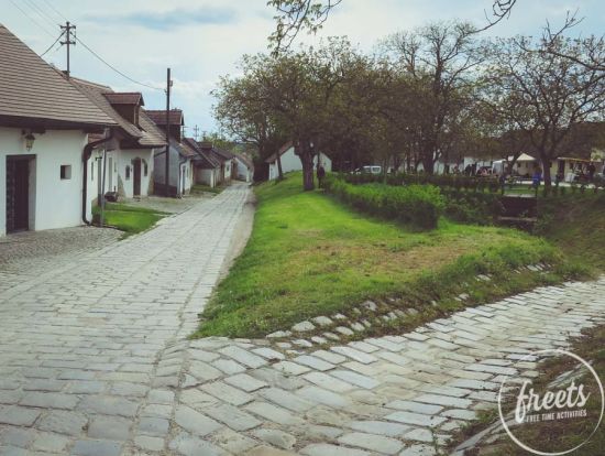 Kellergasse Pillichsdorf Eine der zwei Kellergassen in Pillichsdorf, in die grean gehen