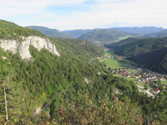Blick vom Haustein ins Tal