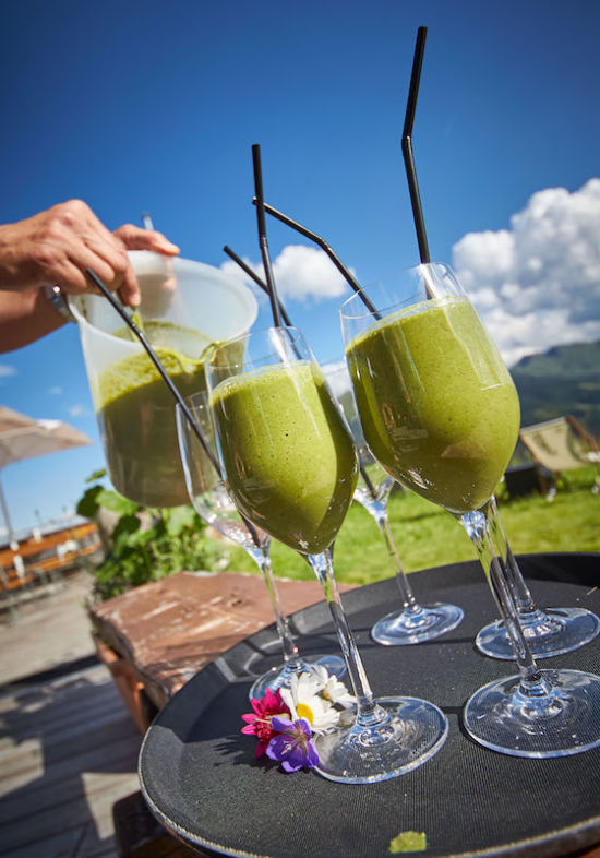 fertiger Kräutersmoothie auf der Reiteralm, Saalbach