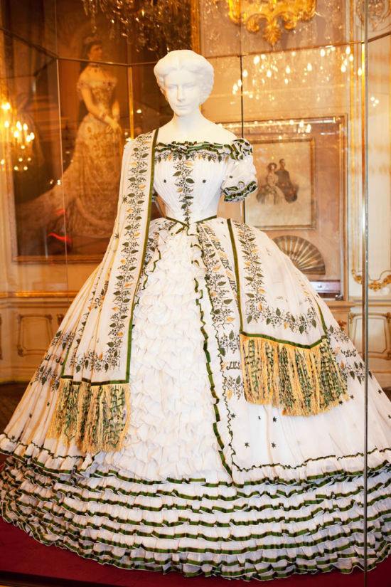 Polterabendkleid Kaiserin Elisabeths im Sisi Museum