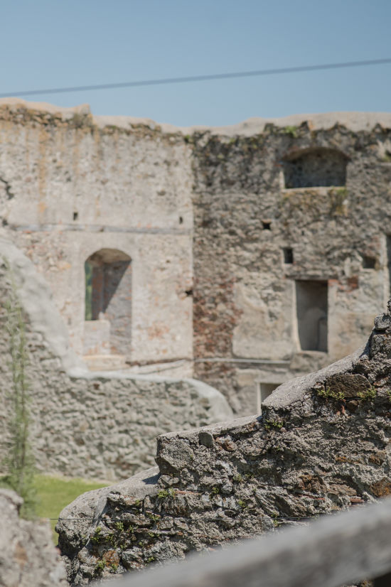 Ruine Kirchschlag, alte Mauern