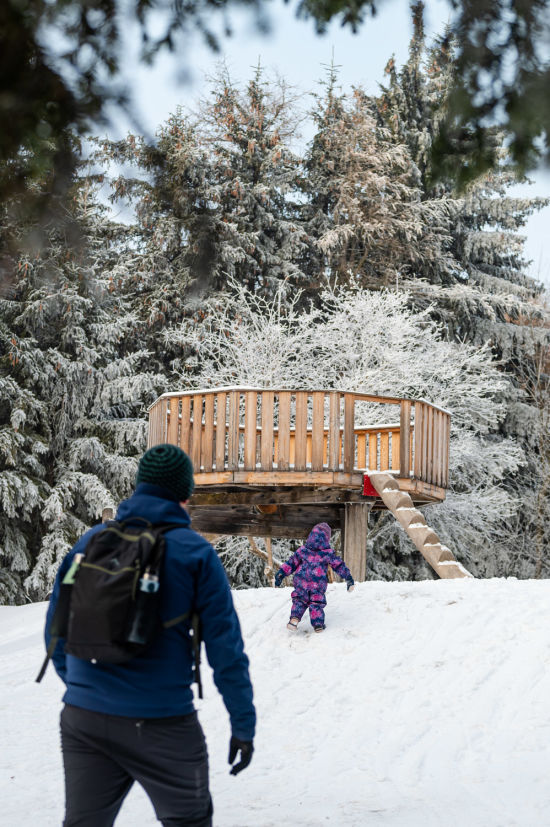 Kleiner Spielplatz auf der Hohen Wand im Winter