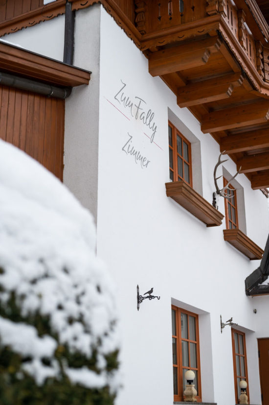 Fassade Landgasthof Zum Fally im Winter