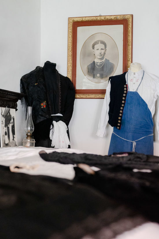 alte Tracht im Heimathaus Mörbisch