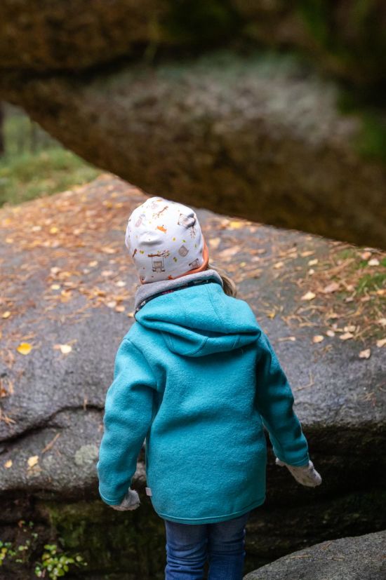 Kind beim Hängenden Stein im Heidenreichsteiner Moor