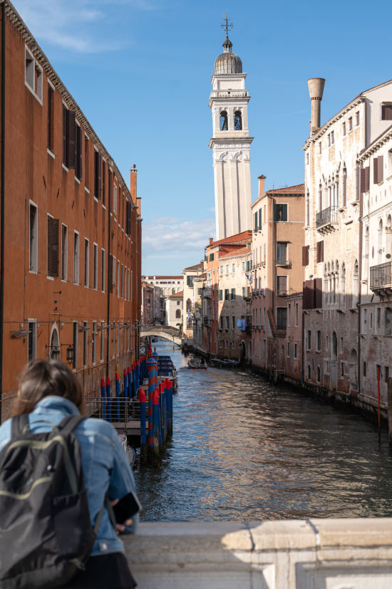 Blick auf einen der Kanäle in Venedig