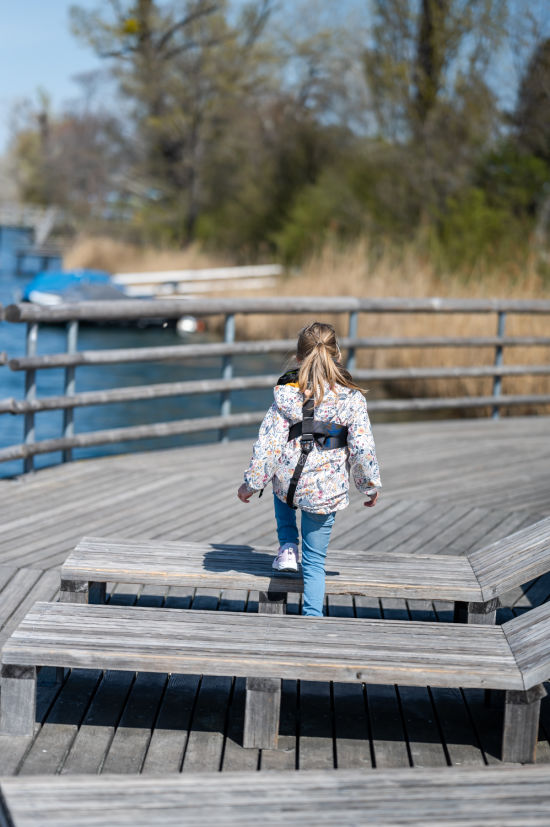 Kind bei der Alten Donau in Wien