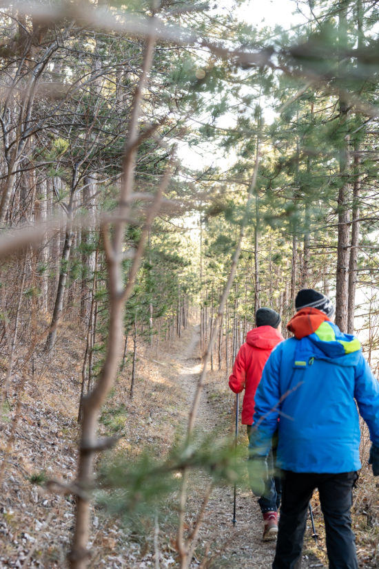 Wanderer am Weg zur Warmen Lucke bei Ternitz