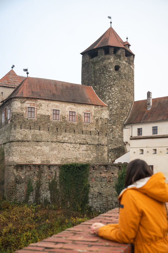 Blick auf den Turm der Friedensburg Schlaining, Südburgenland