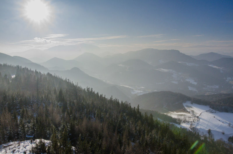 Blick von der Aussichtswarte auf der Hohen Wand im Winter