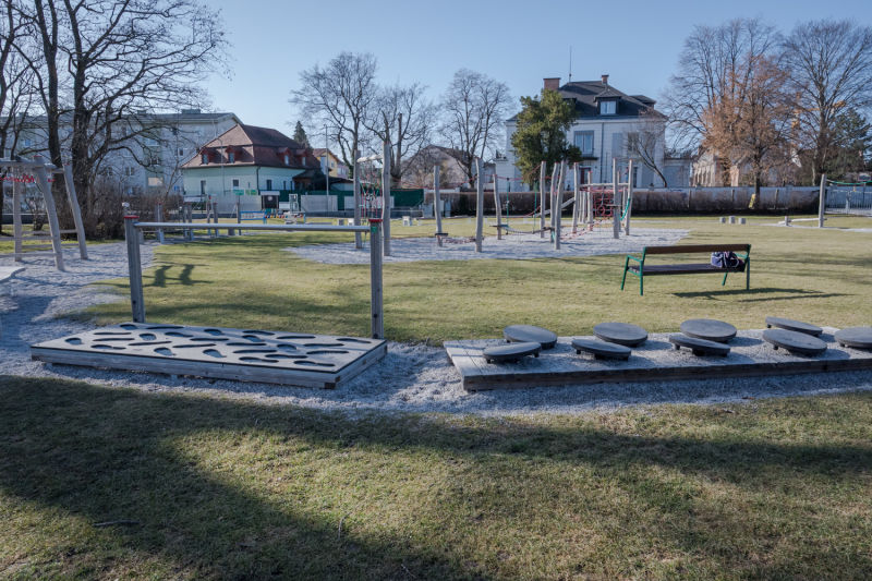 Motorikpark im Schafferhofergarten in Neunkirchen