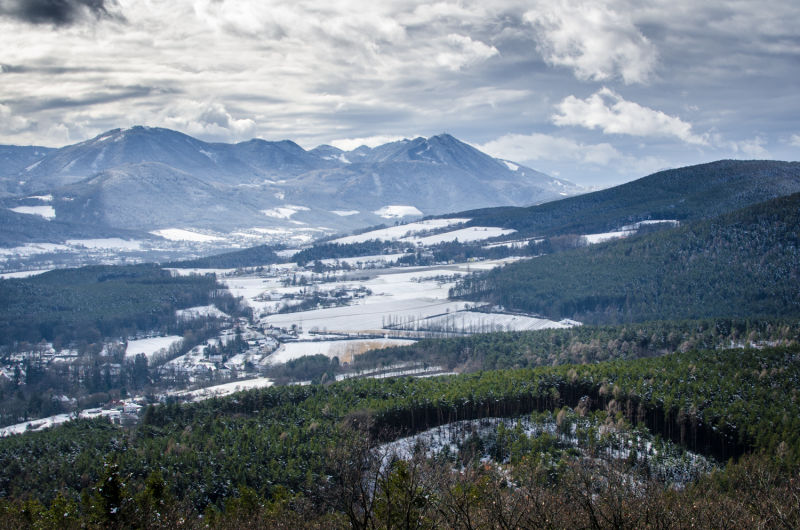 Blick von der Gfiederwarte am Semmering und Sonnwendstein