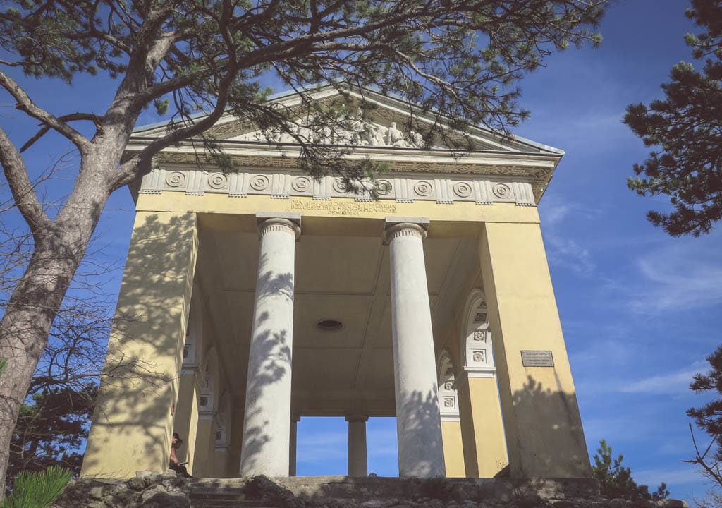 Husarentempel Mödling, Naturpark Föhrenberge