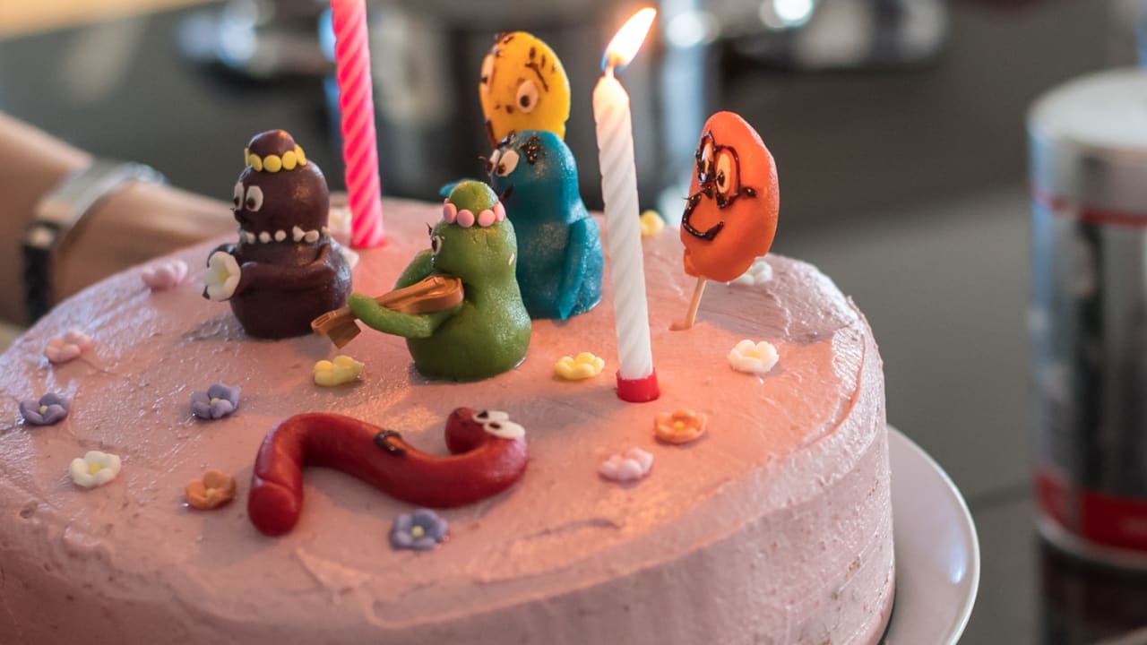Himbeertorte mit Barbapapa Dekoration