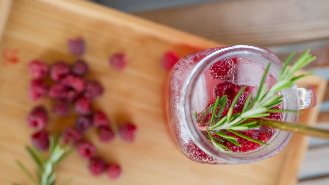 Himbeer Rosmarin Limonade von oben
