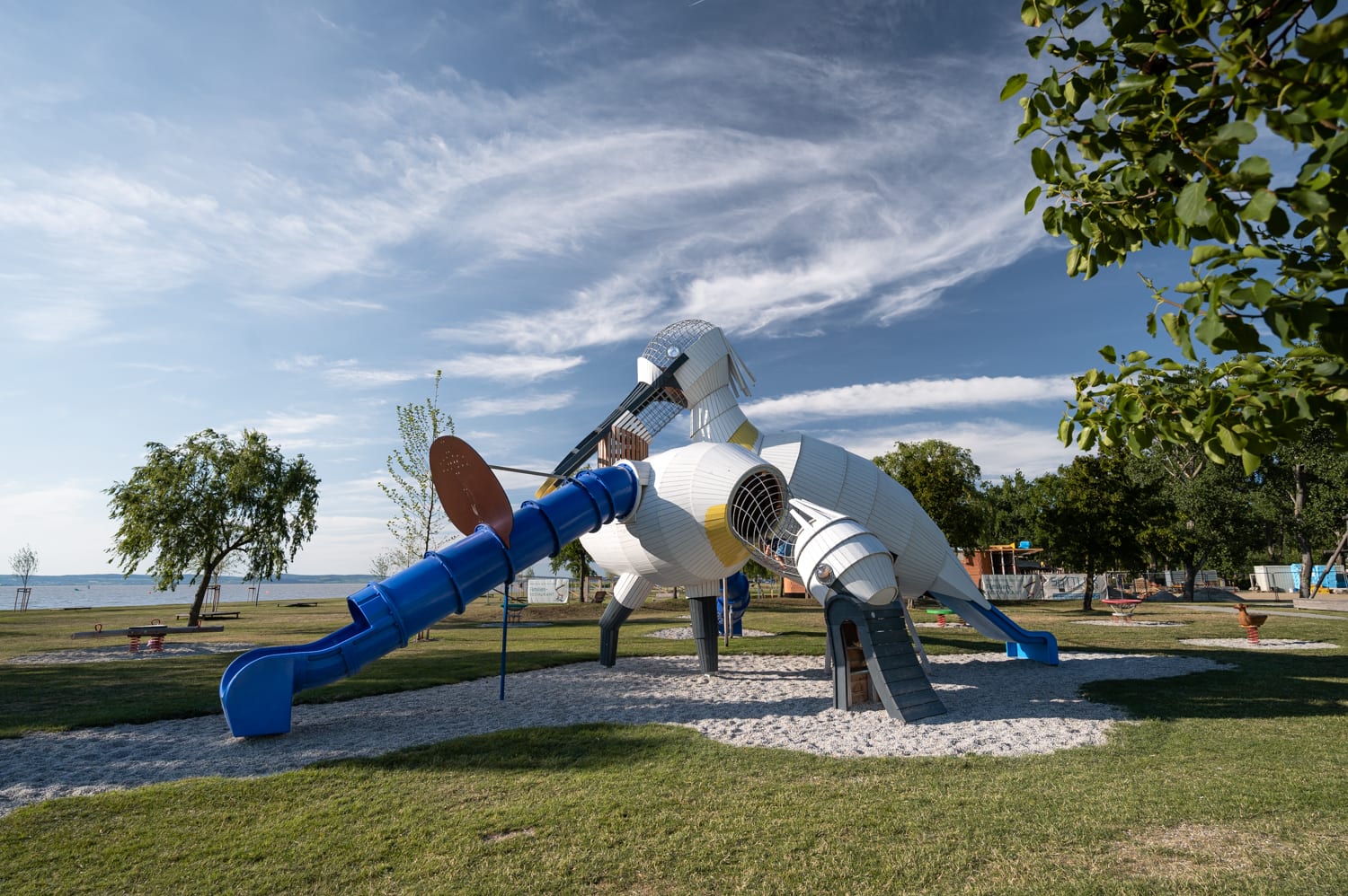 Löffler zum Spielen am PODOBeach, Strandbad Podersdorf
