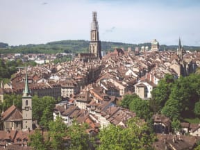 Bern, Blick auf die Altstadt vom Rosengarten aus