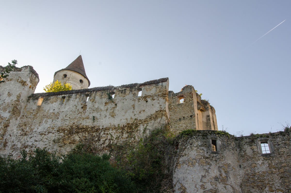 Blick auf die Burg Seebenstein