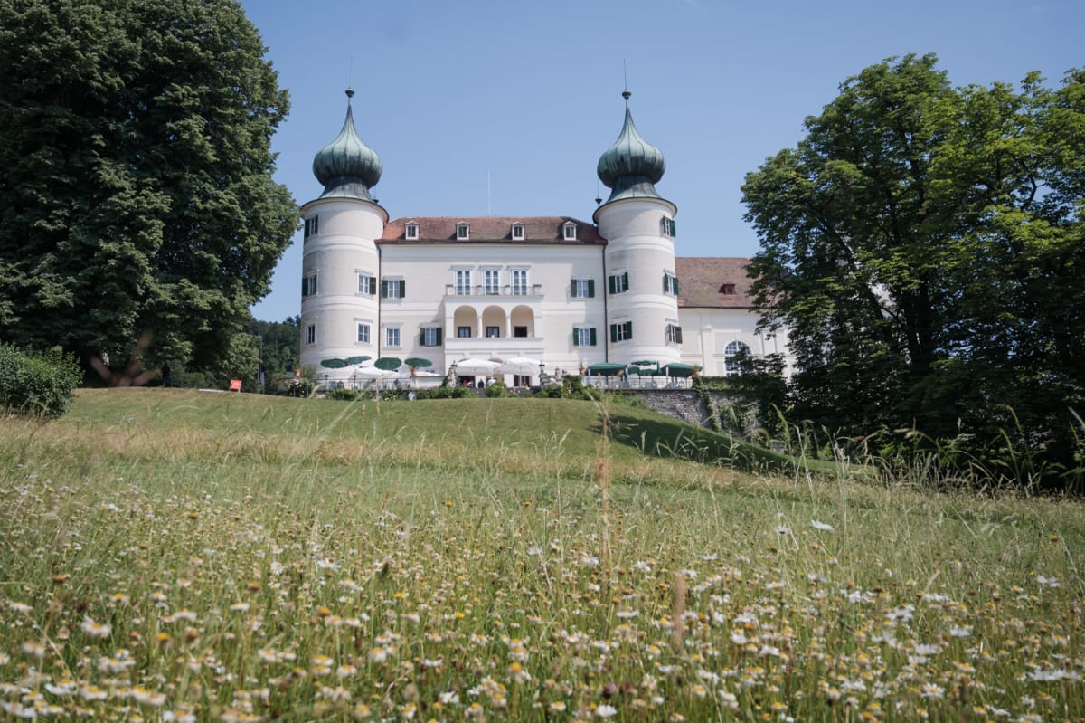 Fassade mit Garten Schloss Artstetten im Waldviertel