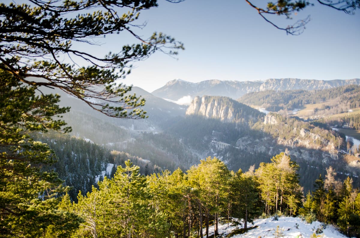 20 Schilling Blick bei der Winterwanderung am Bahnwanderweg