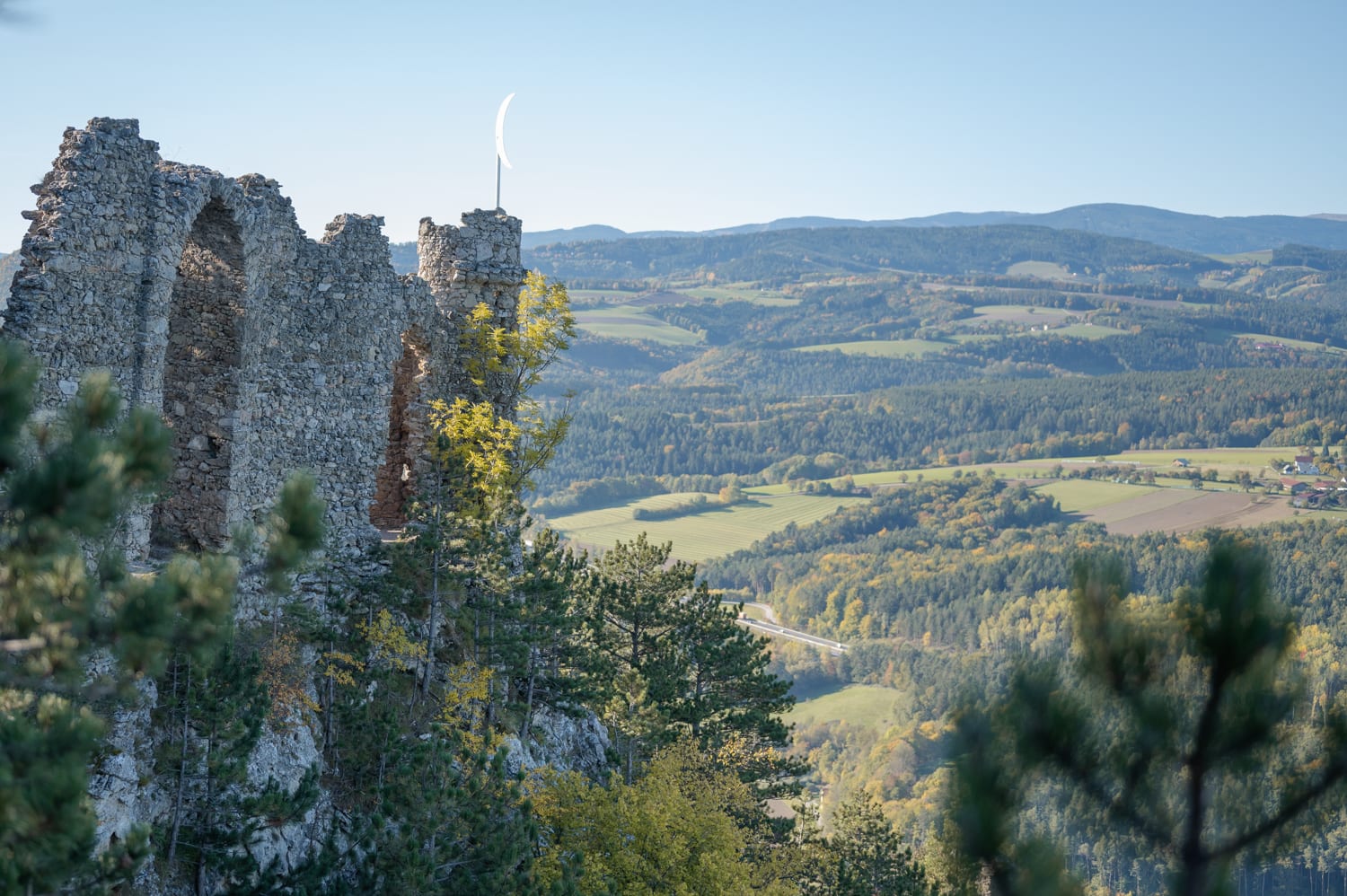 Teile der Ruine Türkensturz mit Aussicht