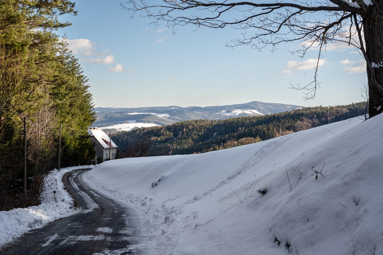 Weg retour zum Ortszentrum Auf der Wiese