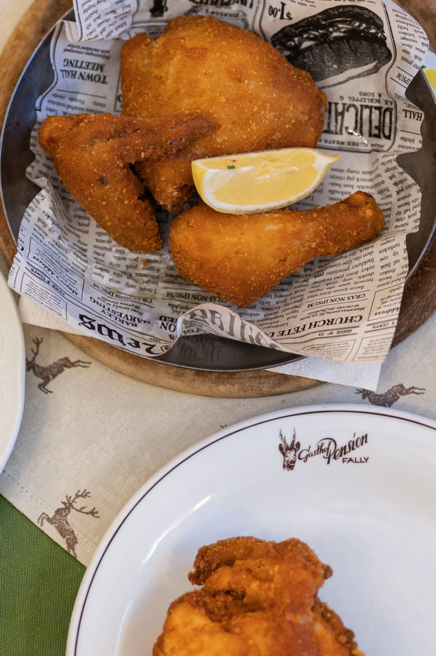 Backhendlsalat im Landgasthof Zum Fally