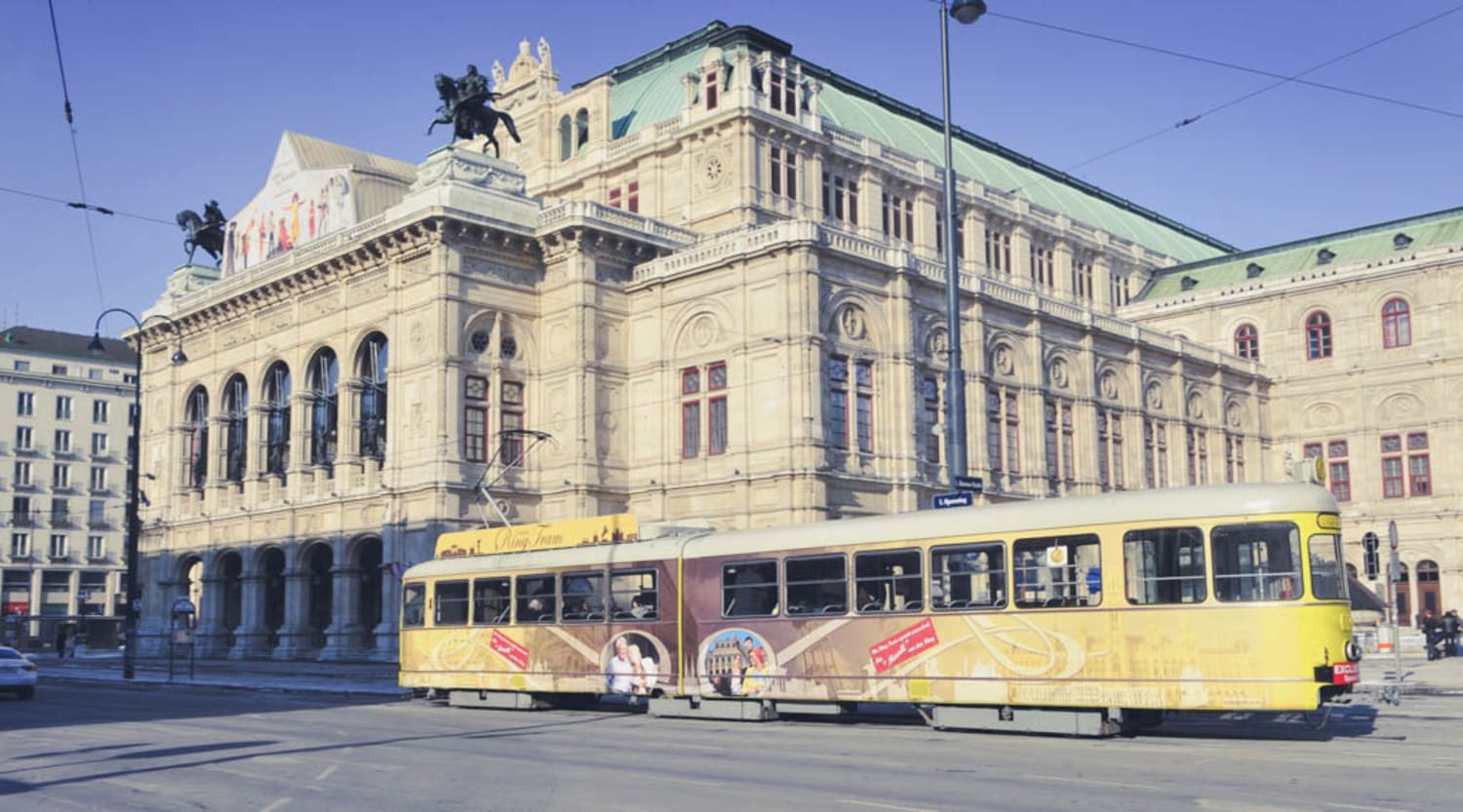 Ring Tram vor der Wiener Staatsoper