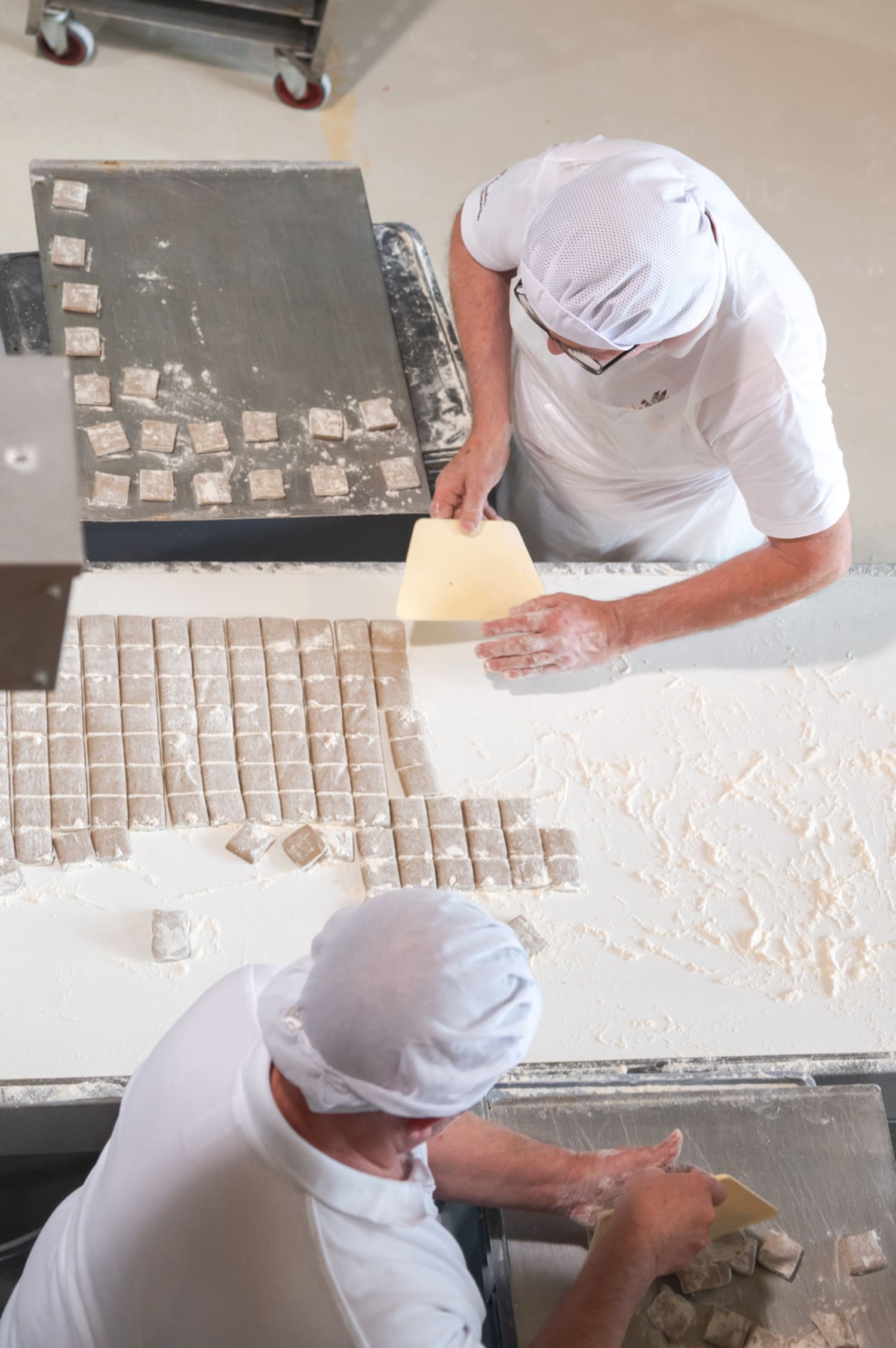 Blick in die Produktion in der erLebzelterei Pirker in Mariazell