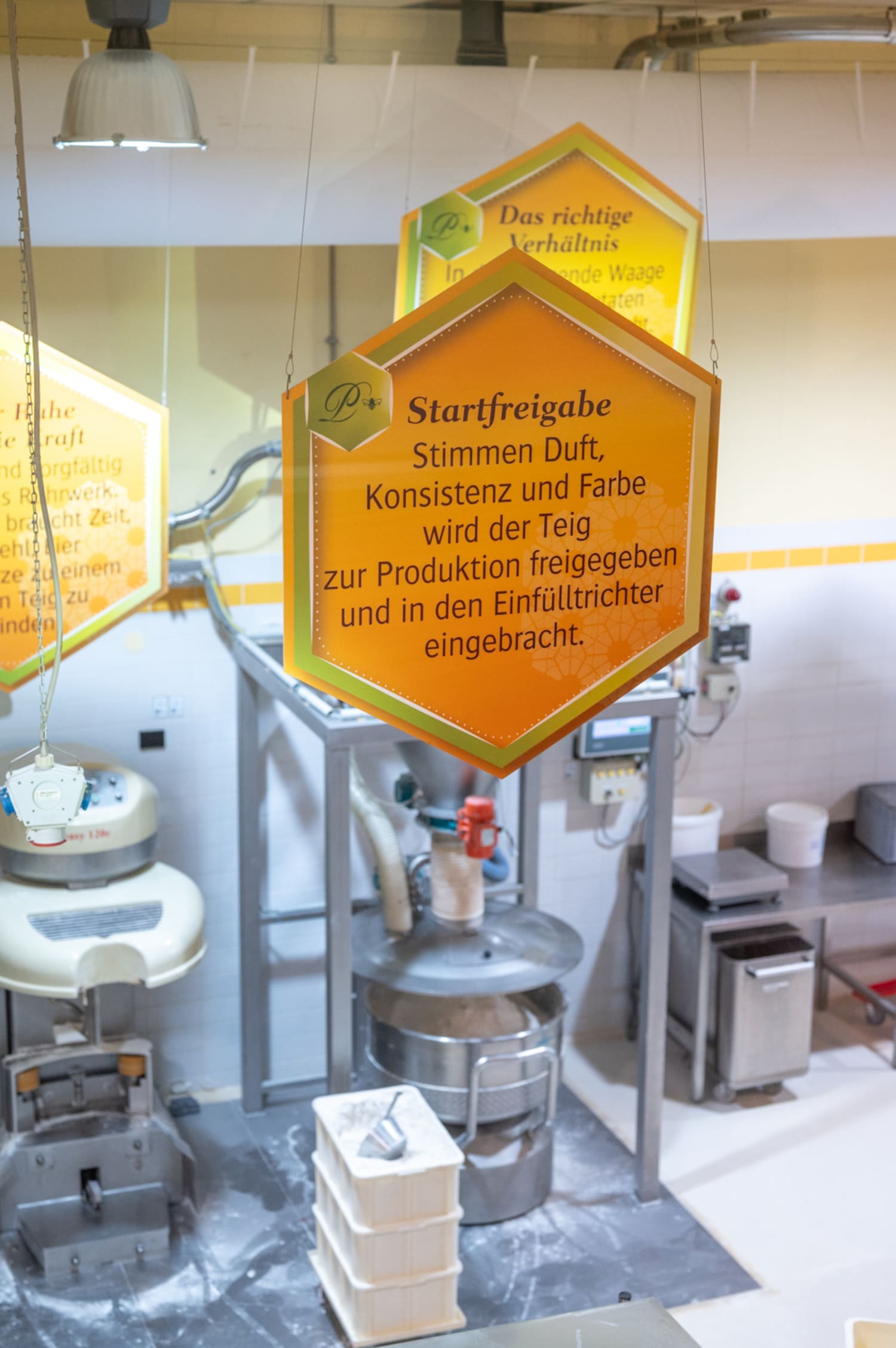 Blick in die Produktion in der erLebzelterei Pirker in Mariazell