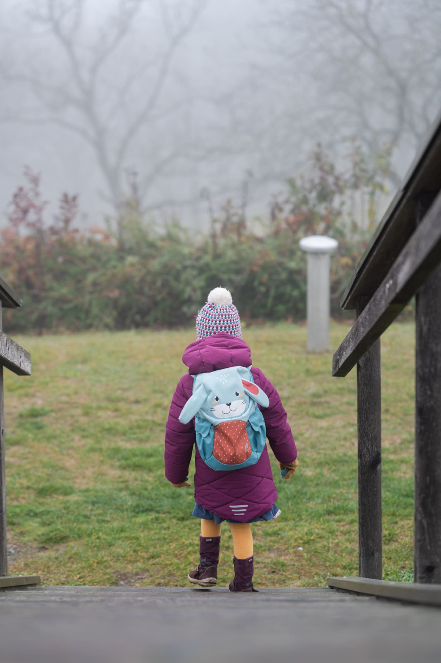 Kind auf der Aussichtswarte am Burgauberg