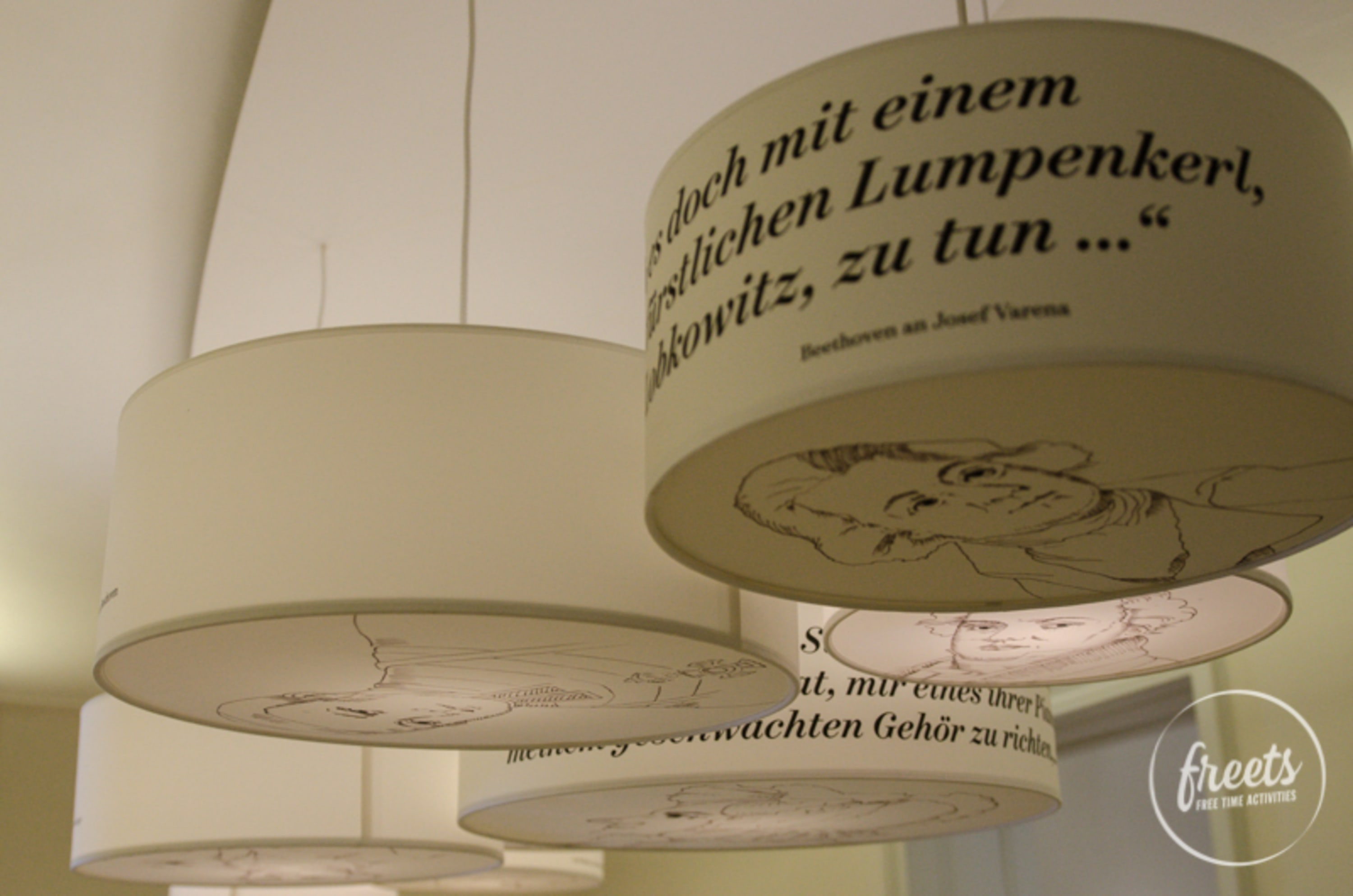 Lampenschirme, Beethovenhaus Lampenschirme mit Zitaten Beethovens im Beethovenhaus in Baden