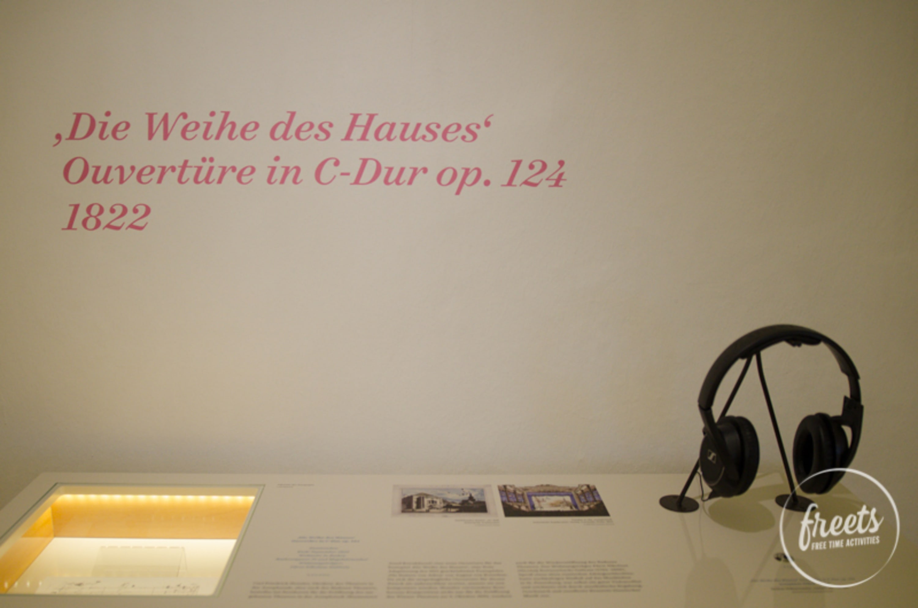 Beethovenhaus Baden, Kopfhörer Kopfhörer für Musikstücke Beethovens im Beethovenhaus Baden bei Wien