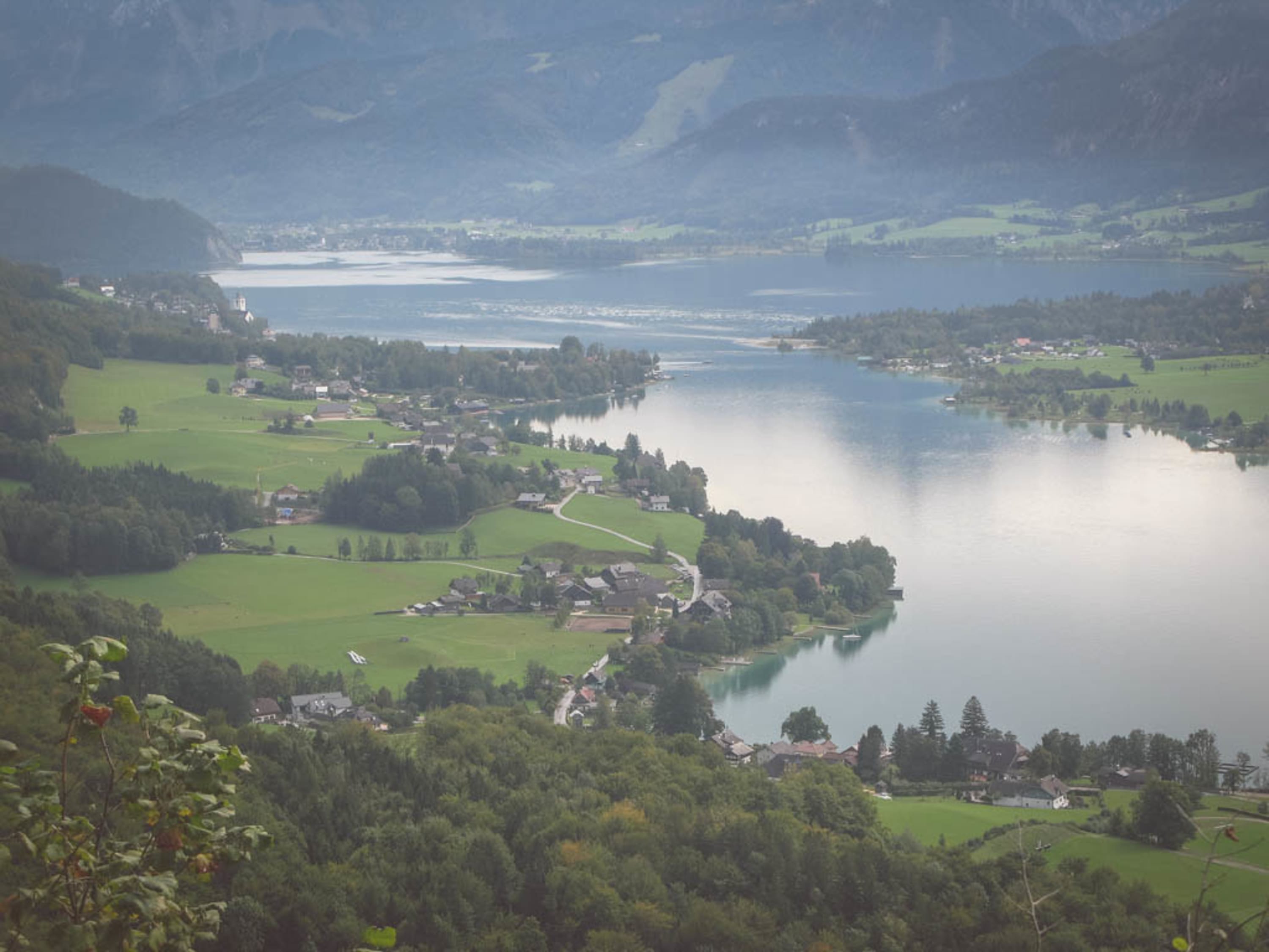 Blick auf den Wolfgangsee vom Pilgerweg über den Falkenstein
