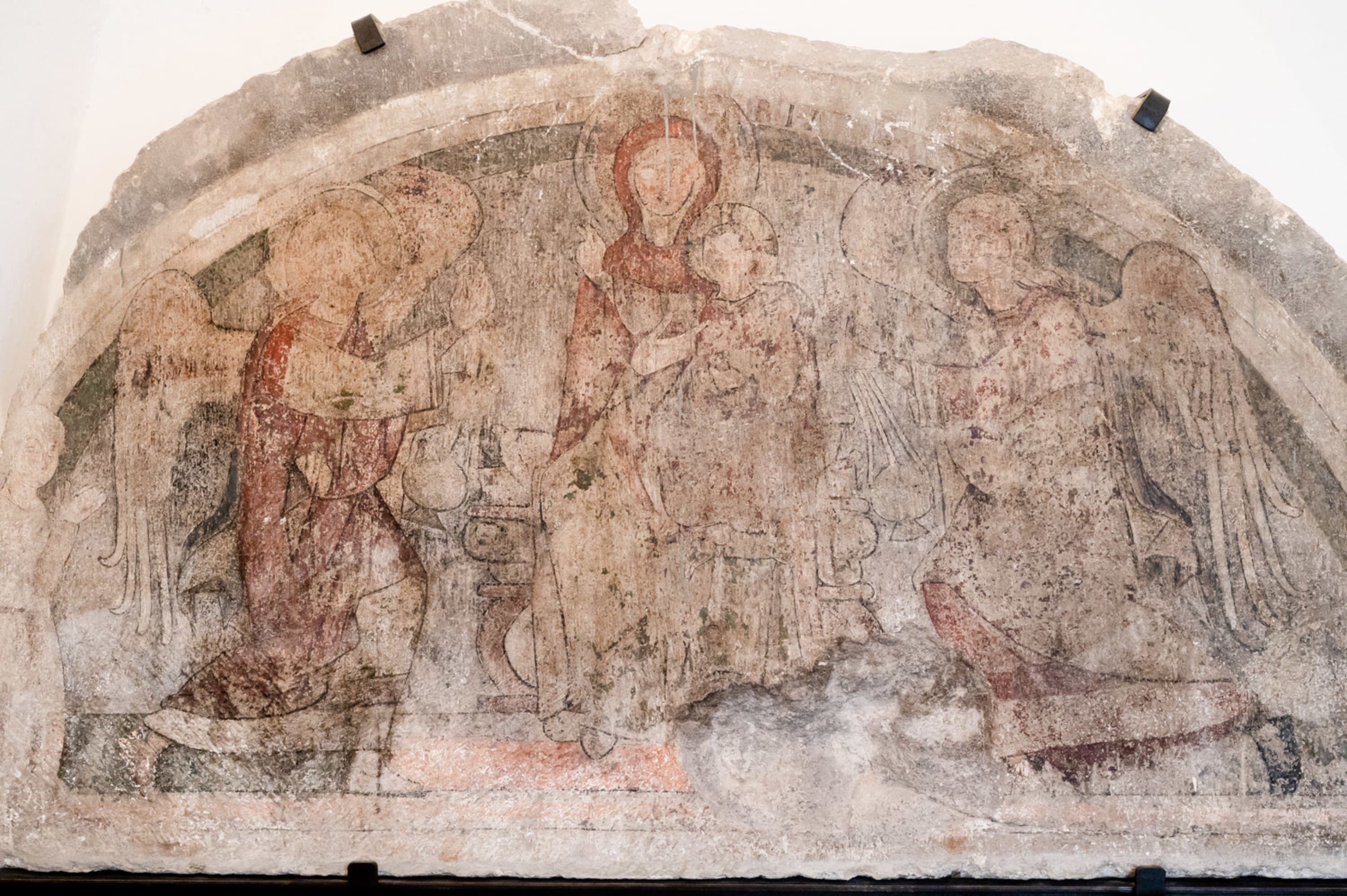 ehemaliges Tympanon der Liebfrauenkirche Wiener Neustadt im Stadtmuseum St. Peter an der Sperr