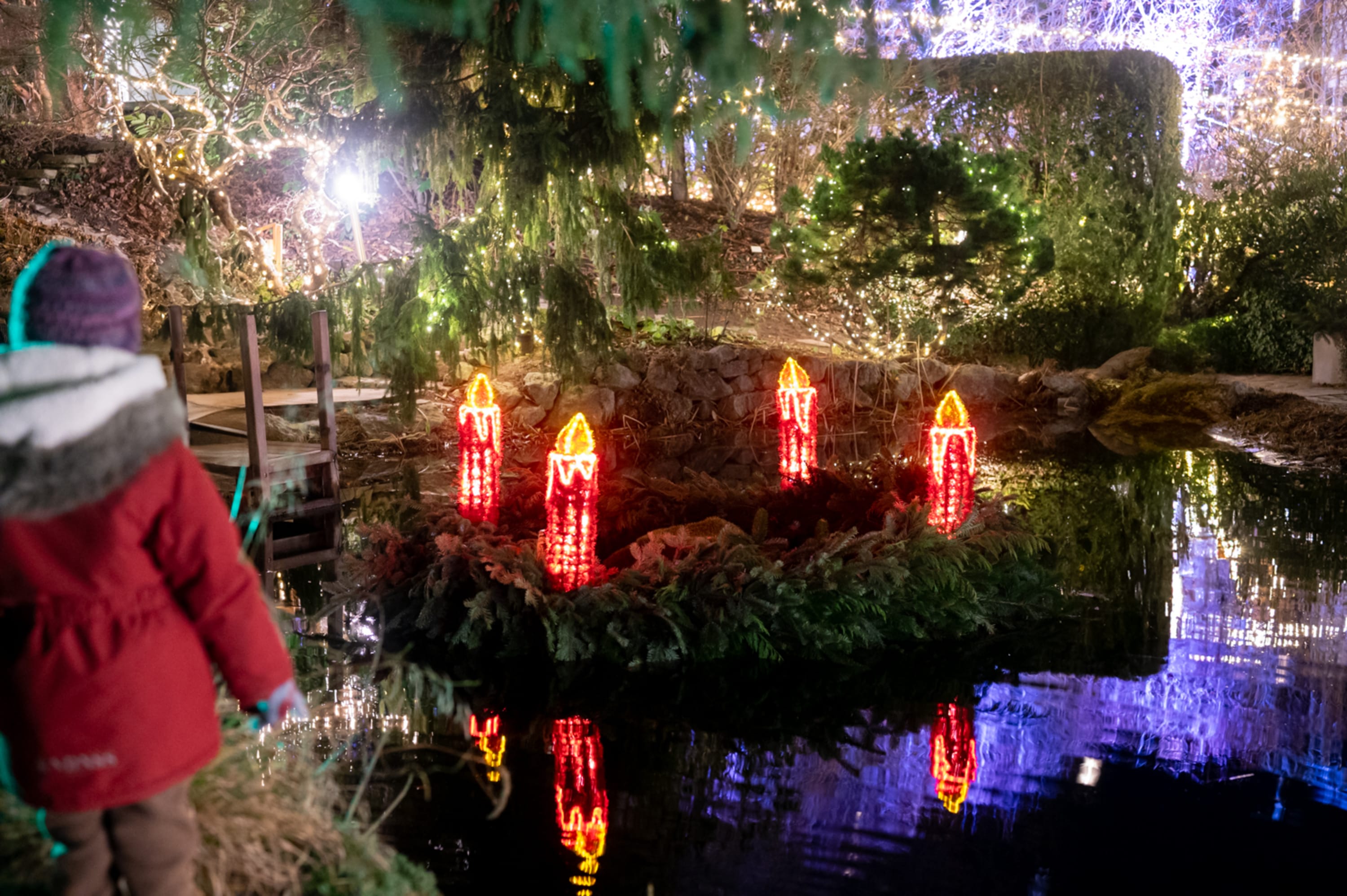 schwimmender Adventkranz in den Kittenberger Erlebnisgärten