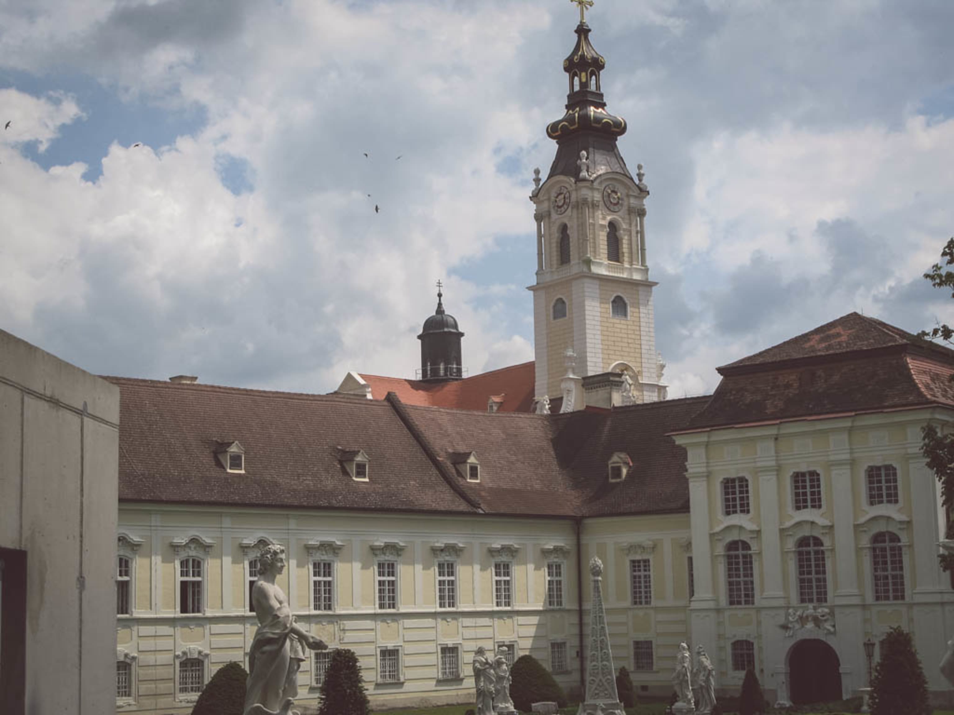 Stift Altenburg Fassade mit Turm