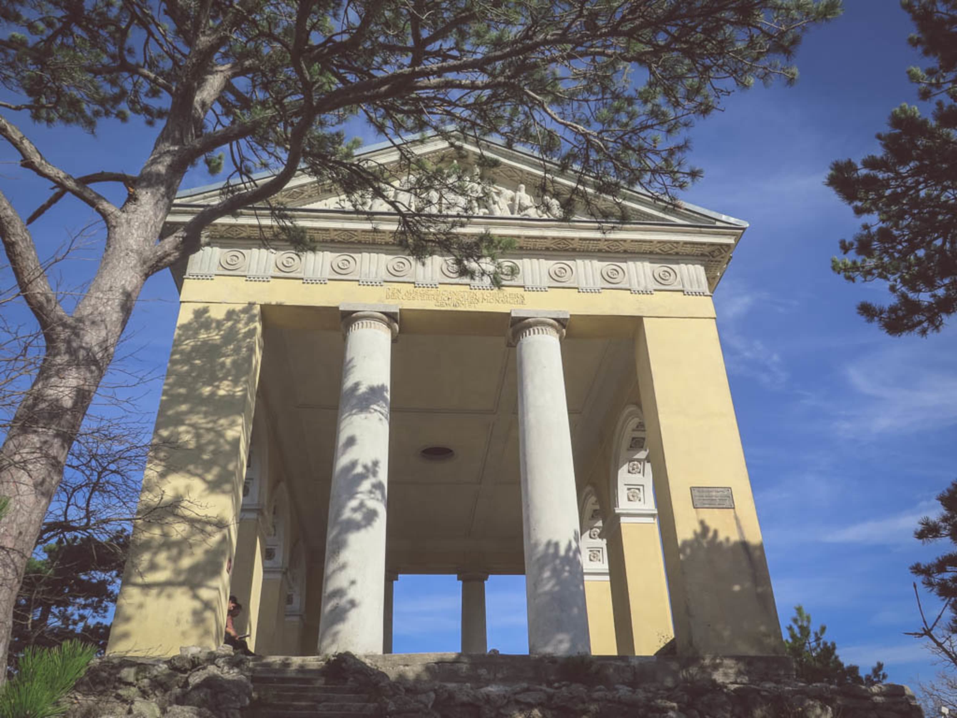 Husarentempel Mödling, Naturpark Föhrenberge