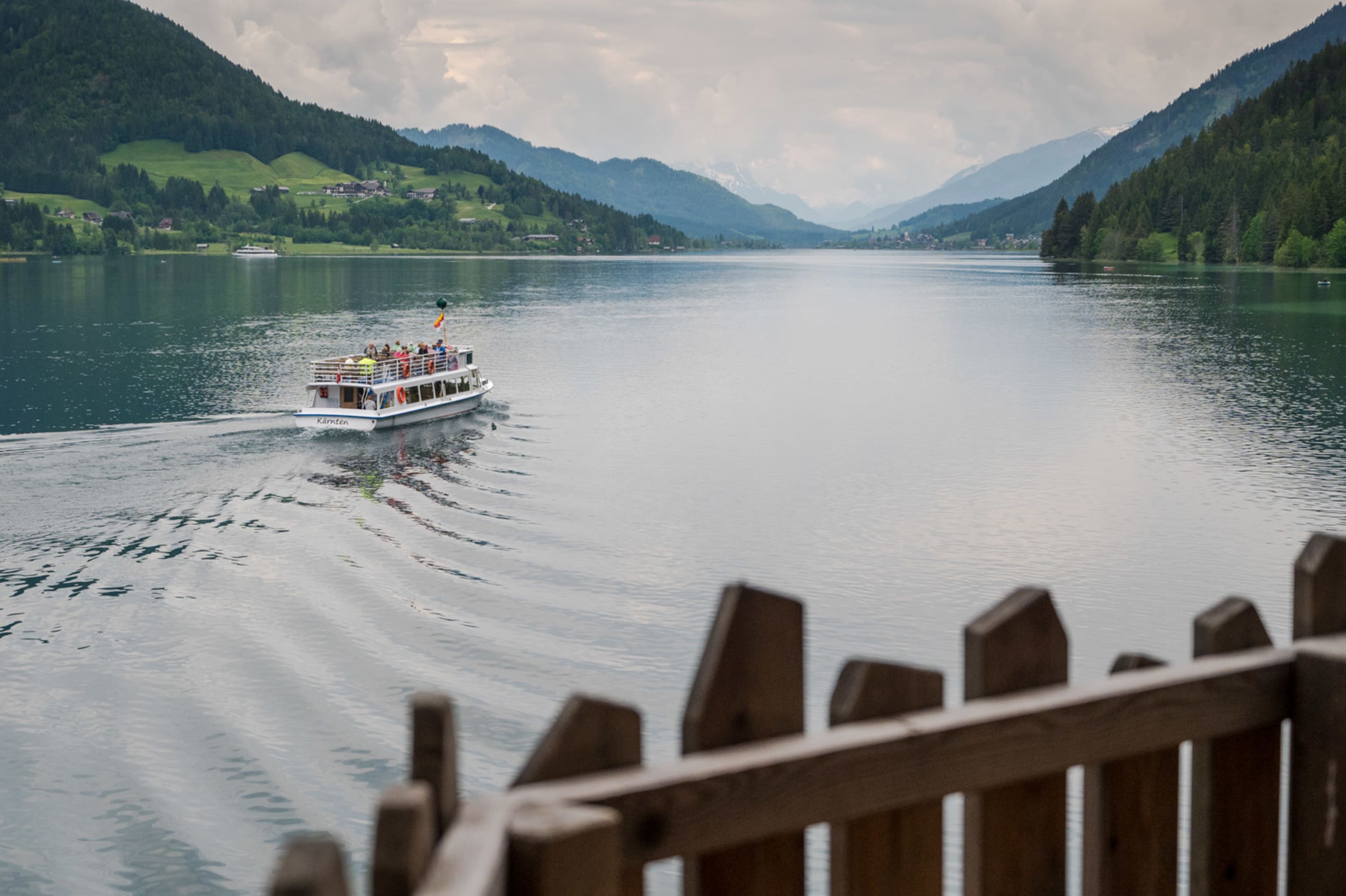 Blick vom Slow Trail auf den Weissensee