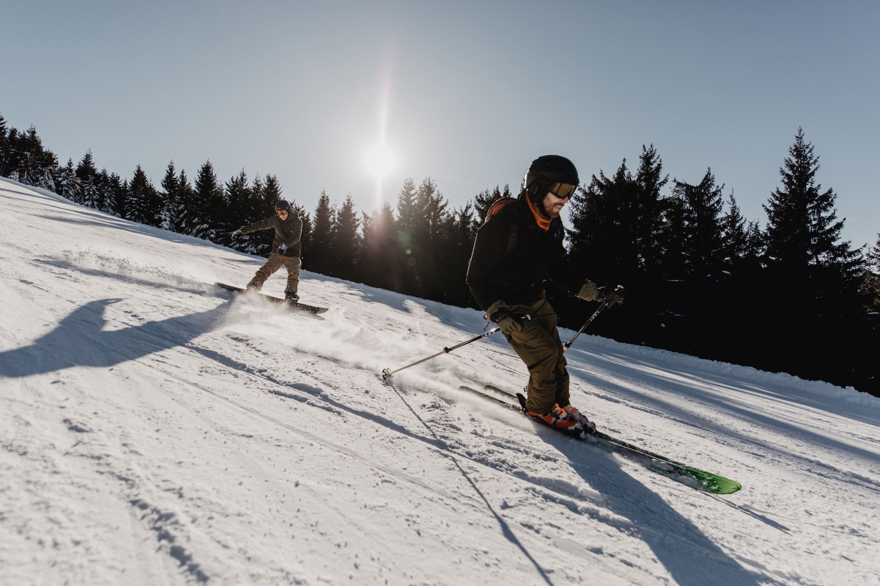 Skifahrer und Snowboarder im Mostviertel