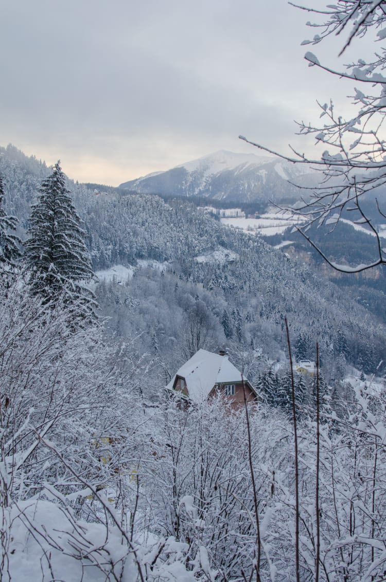 Winterlandschaft am Semmering mit Blick auf den Schneeberg