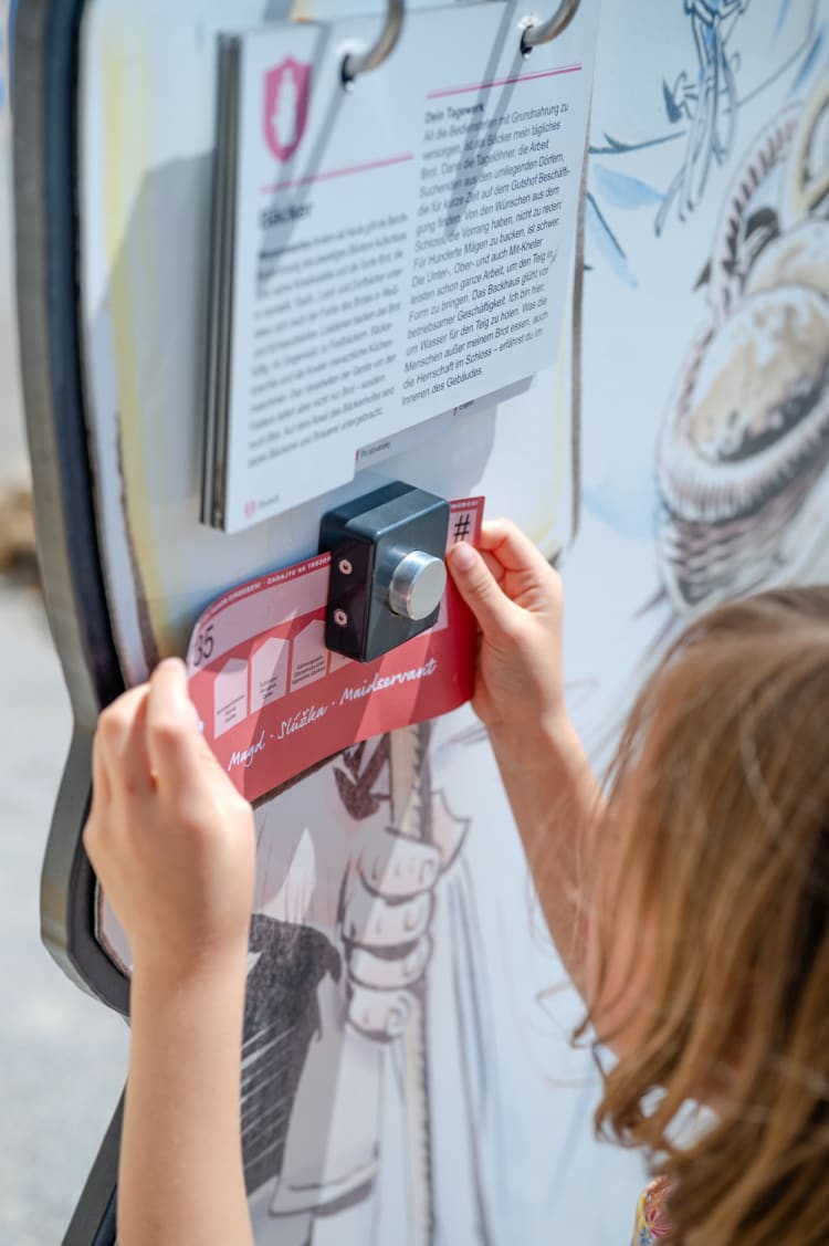 Schloss Hof, Stanzen am Erlebnisweg für Kinder