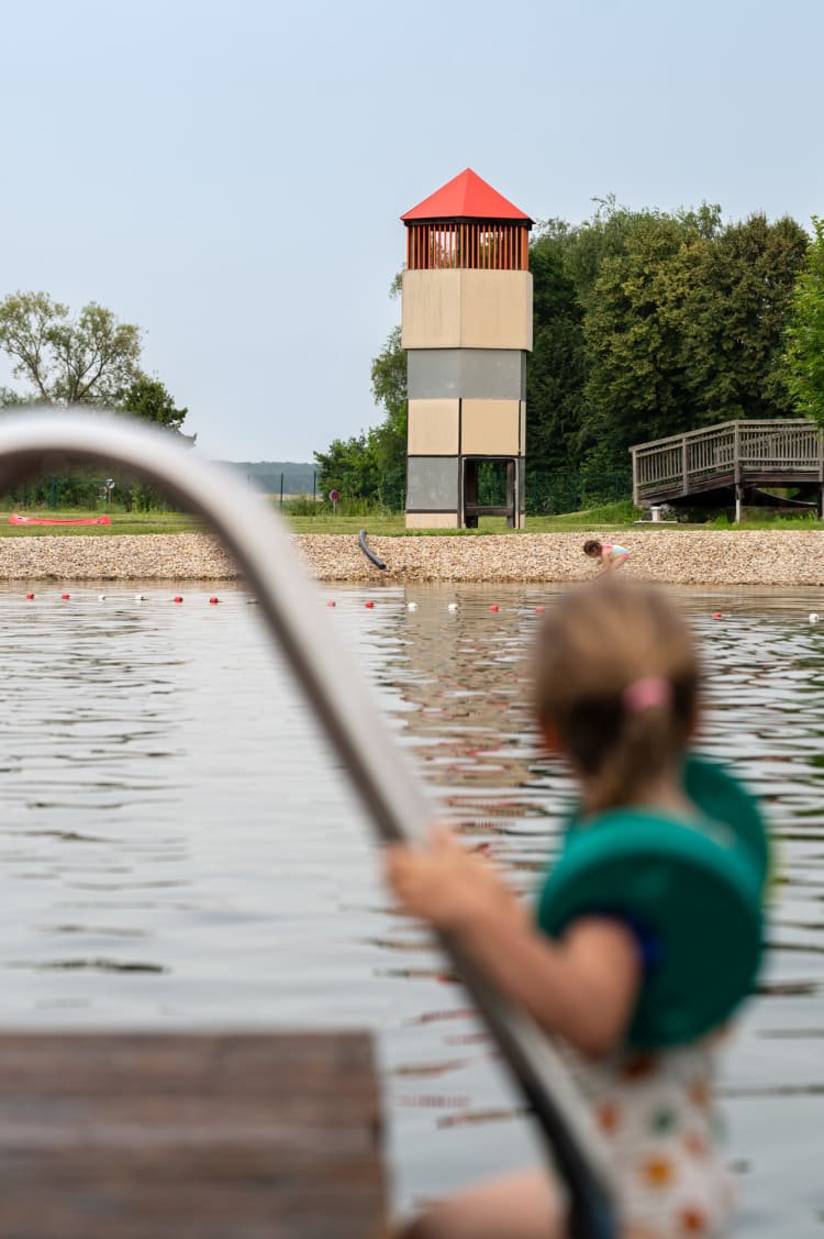 Kind am Badesee in Moschendorf, Wassererlebniswelt Südburgenland