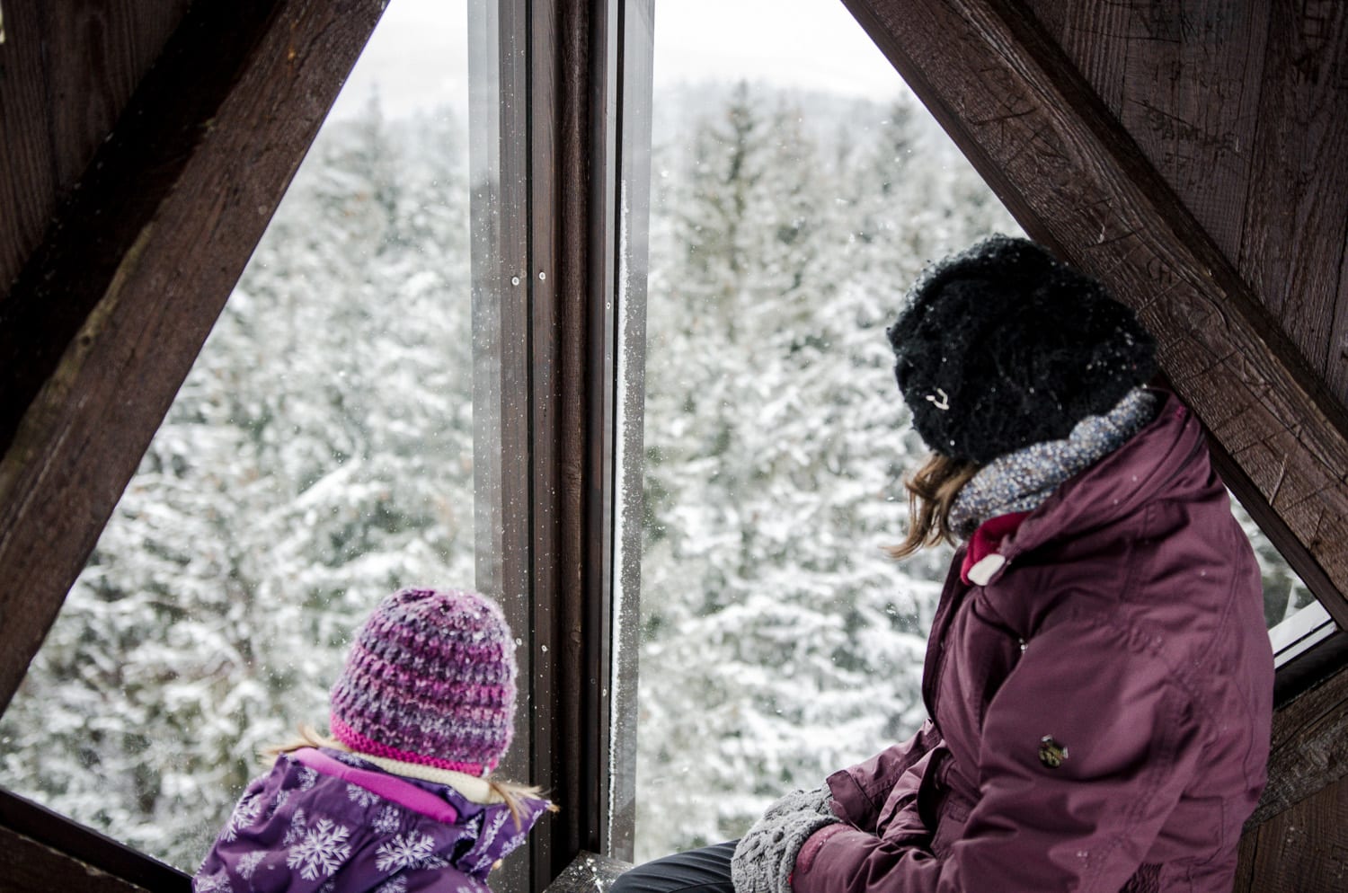 Blick von der Hutwischwarte im Winter, mit Kind