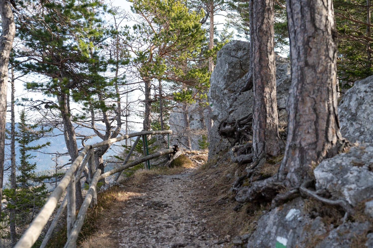 Weg zum Blickplatz Luckerte Wand bei Breitenstein