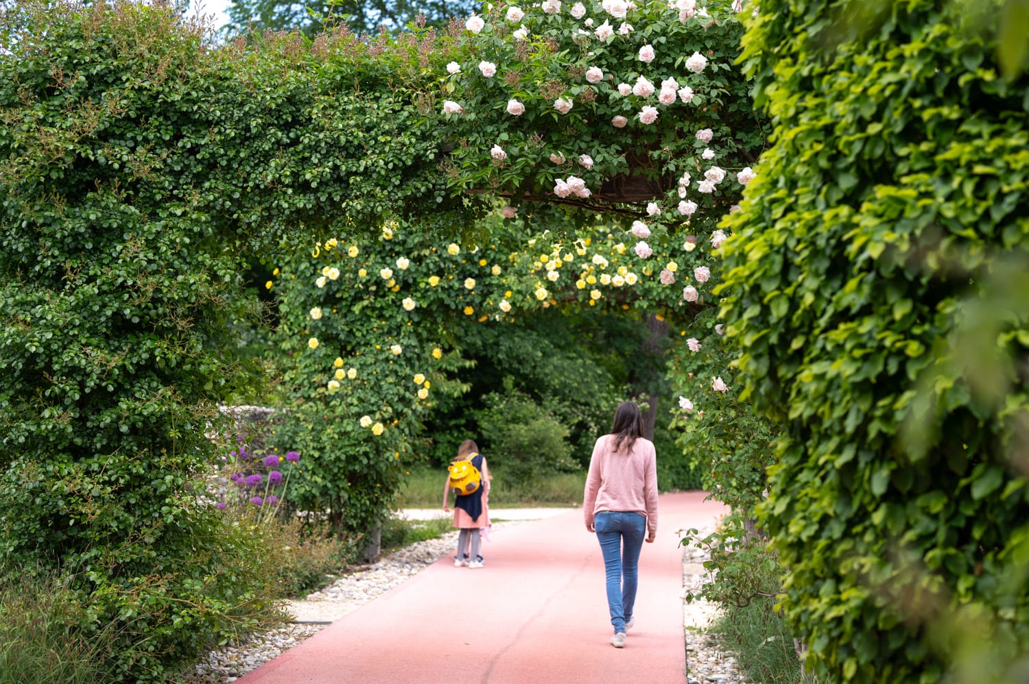 Rosengarten in die Garten Tulln mit Frau und Kind