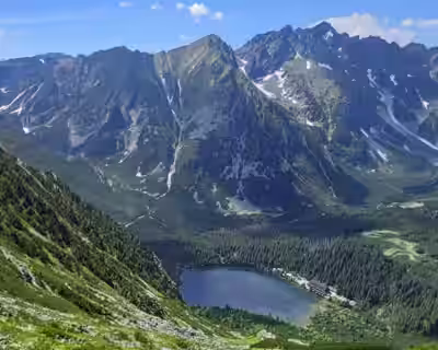 ŽYGIS KALNUOSE SU JOGA!