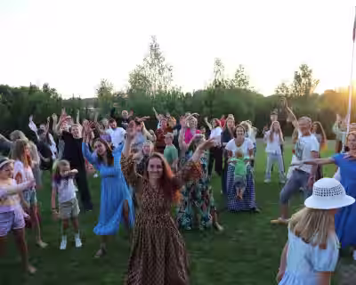 SVEIKOS GYVENSENOS STOVYKLA “Laimės galima išmokti”
