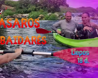 🌊 Studio Latina vasaros nuotykis – plaukimas baidarėmis! 🚣♀️☀️